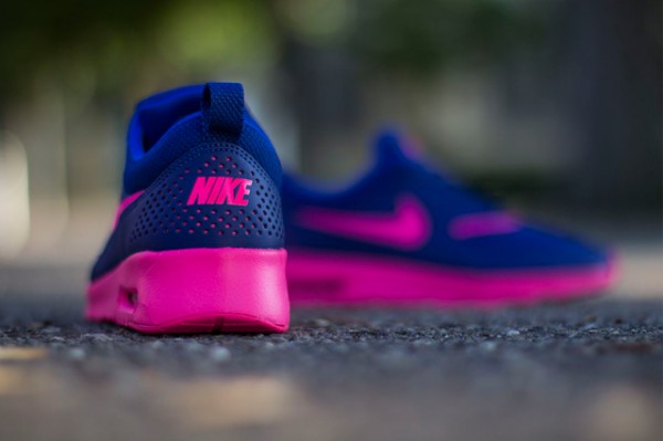 NIKE AIR MAX THEA - DEEP ROYAL BLUE / HYPER PINK 2