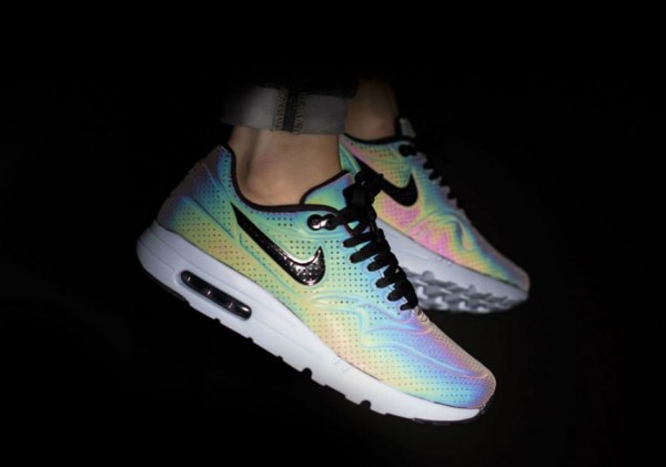 Nike Air Max 90 Ultra Moire "Iridescent" 2