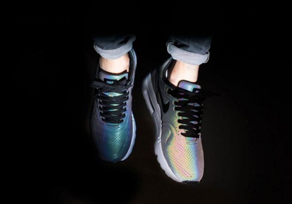 Nike Air Max 90 Ultra Moire "Iridescent" 3