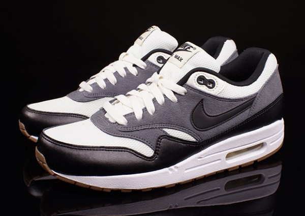 Nike Air Max 1 - Black / White- Gum 2