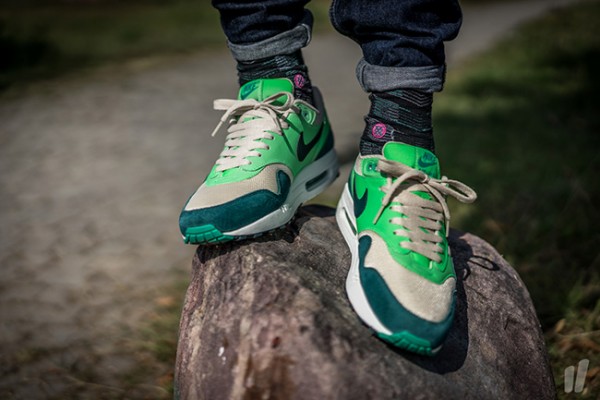 Nike Air Max 1 Essential - Birch/Dark Atomic Teal-Poison Green-Atomic Teal 3