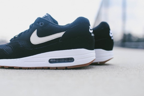 Nike Air Max 1 Essential - Black / White 2