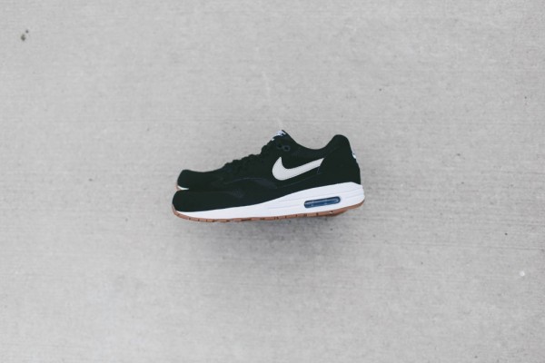 Nike Air Max 1 Essential - Black / White 3