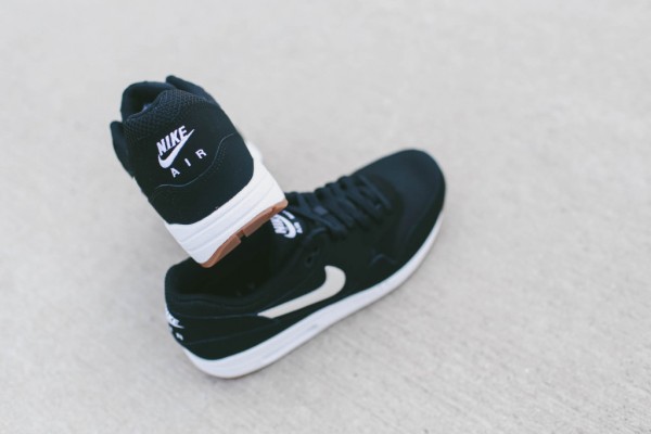 Nike Air Max 1 Essential - Black / White 6