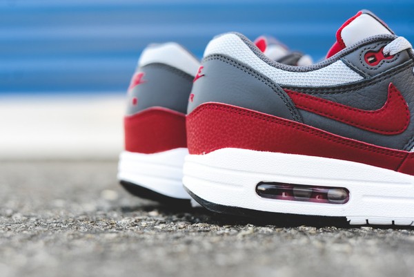 Nike Air Max 1 Essential - Wolf Grey/Gym Red 3