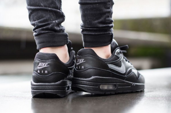 Nike Air Max 1 GS - Black / Cool Grey - White 4