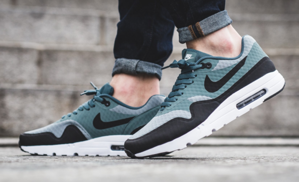 Nike Air Max 1 Ultra Essential - Shark/Black-Hasta-White 2