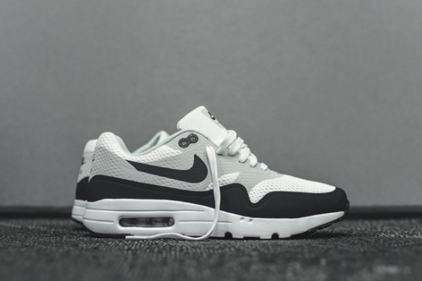 Nike Air Max 1 Ultra Essential - White/Anthracite 2