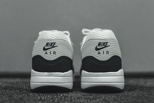 Nike Air Max 1 Ultra Essential - White/Anthracite 4