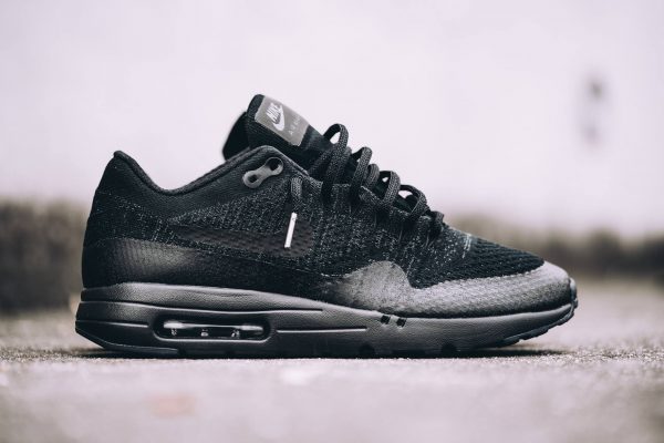 Nike Air Max 1 Ultra Flyknit - Triple Black 1