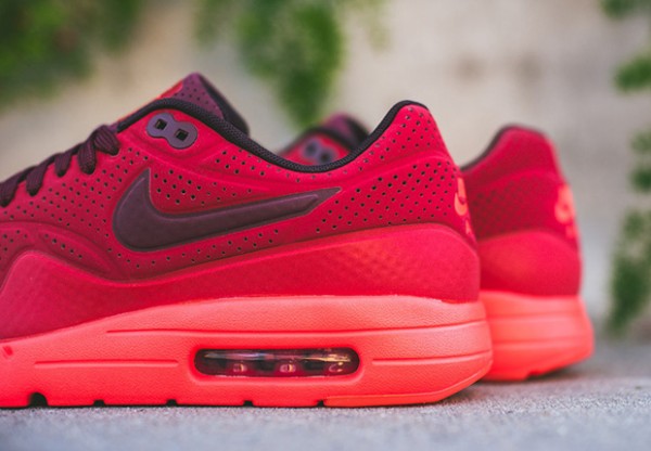 Nike-Air-Max-1-Ultra-Moire-Triple-Red-4