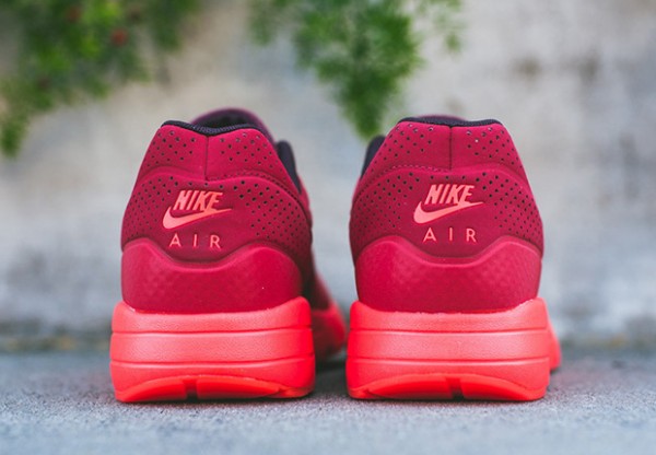 Nike-Air-Max-1-Ultra-Moire-Triple-Red-5