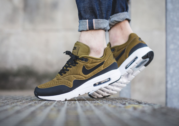 Nike Air Max 1 Ultra SE  - Olive Flak/Black-White3