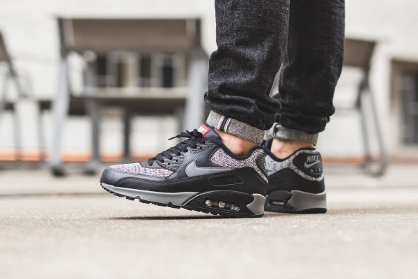 Nike Air Max 90 Essential - Black/Cool Grey-Anthracite-University Red 2