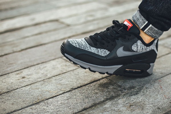 Nike Air Max 90 Essential - Black/Cool Grey-Anthracite-University Red 5