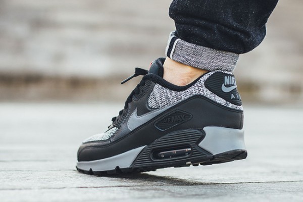 Nike Air Max 90 Essential - Black/Cool Grey-Anthracite-University Red 6