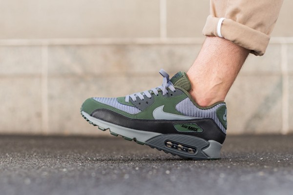 Nike Air Max 90 Essential - Cool Grey/Clear Grey-Black-Carbon Green 3