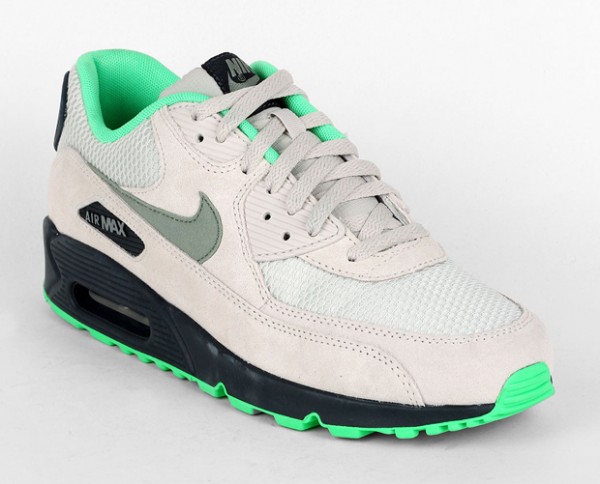 Nike Air Max 90 Essential - Light Bone / Jade Stone - Classic Charcoal 2