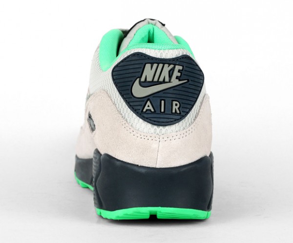 Nike Air Max 90 Essential - Light Bone / Jade Stone - Classic Charcoal 4