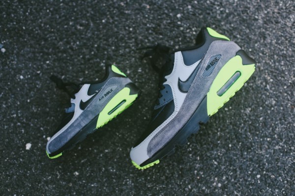 Nike Air Max 90 Leather - Black / Grey - Volt 2