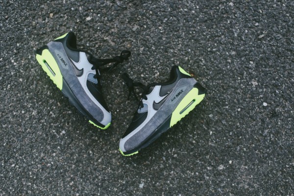 Nike Air Max 90 Leather - Black / Grey - Volt 7