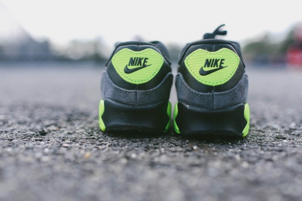 Nike Air Max 90 Leather - Black / Grey - Volt 8