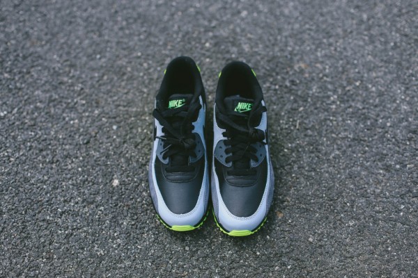 Nike Air Max 90 Leather - Black / Grey - Volt 9