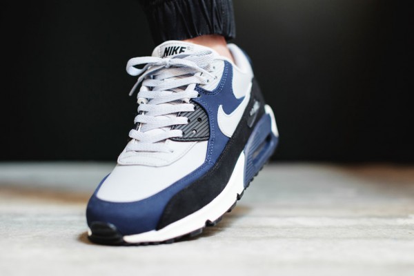 Nike Air Max 90 Leather - Wolf Grey / Midnight Navy - Black 3