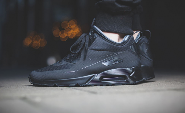 nike air max 90 mid winter triple black