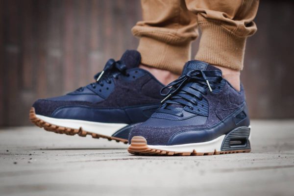 Nike Air Max 90 Premium - Navy/Gum 2