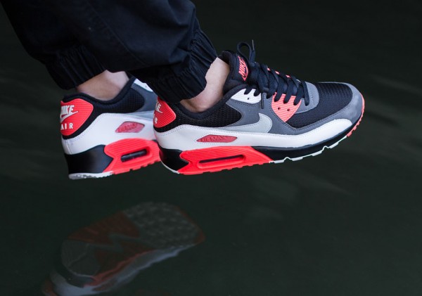 Nike Air Max 90 "Reverse Infrared" 2