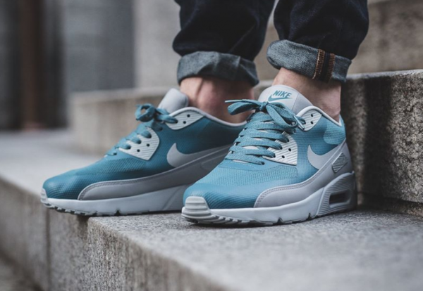 Nike Air Max 90 Ultra 2.0 Essential - Smokey Blue/Wolf Grey-Pure Platinum 2