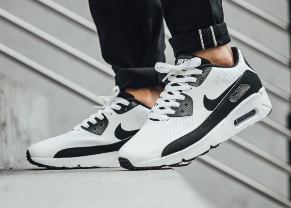 Nike Air Max 90 Ultra 2.0 Essential - White/Black 2