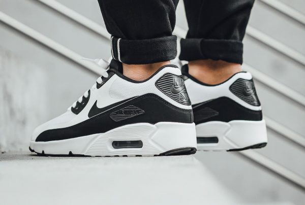 Nike Air Max 90 Ultra 2.0 Essential - White/Black 3