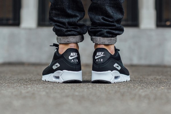 Nike Air Max 90 Ultra Essential - Black/Anthracite-White 3