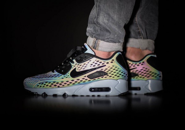 Nike Air Max 90 Ultra Moire "Iridescent" 1