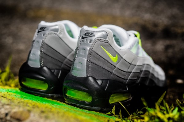 Nike Air Max 95 “Neon” 4