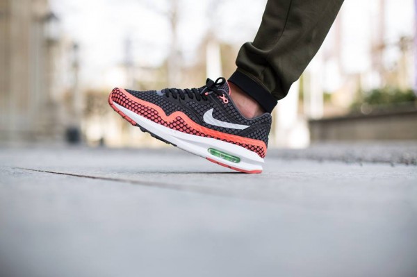 Nike Air Max Lunar1 Breeze - Black / Pure Platinum - Hot Lava 2