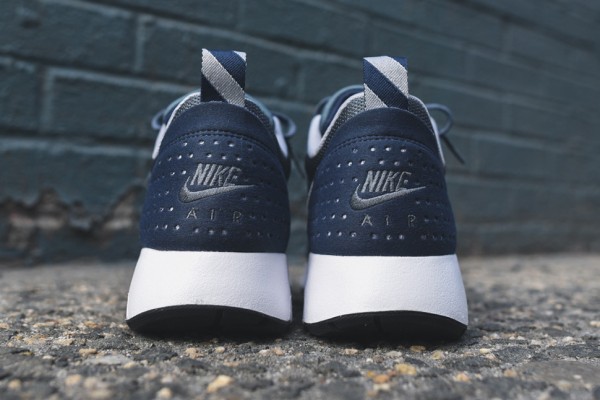 Nike Air Max Tavas Essential “Midnight Navy” 4