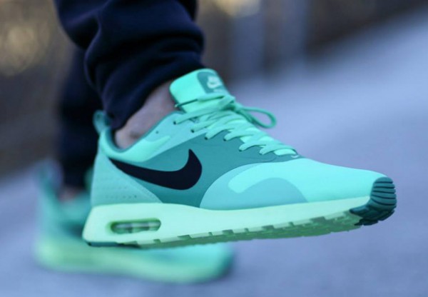 Nike Air Max Tavas – Green Glow 2