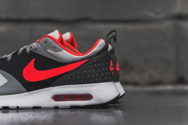 Nike Air Max Tavas - Grey / Bright Crimson 3