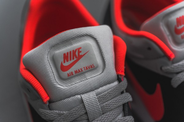 Nike Air Max Tavas - Grey / Bright Crimson 5