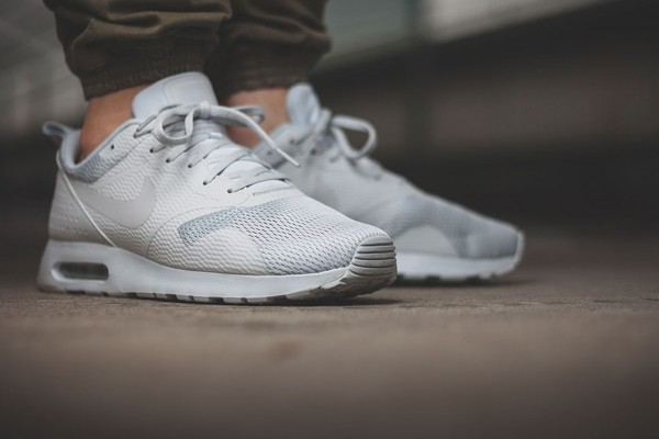 Nike Air Max Tavas "Pure Platinum" 2