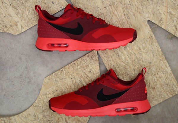 Nike Air Max Tavas "University Red" 3