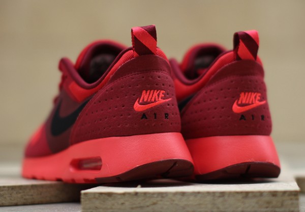 Nike Air Max Tavas "University Red" 4