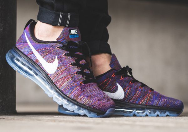 Nike Flyknit Max - Black/White-Medium Blue-Team Red 2