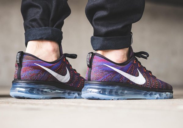 Nike Flyknit Max - Black/White-Medium Blue-Team Red 3