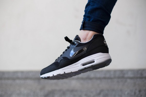 Nike WMNS Air Max 1 Essential - Black/Black-Wolf Grey-Metallic Silver 3