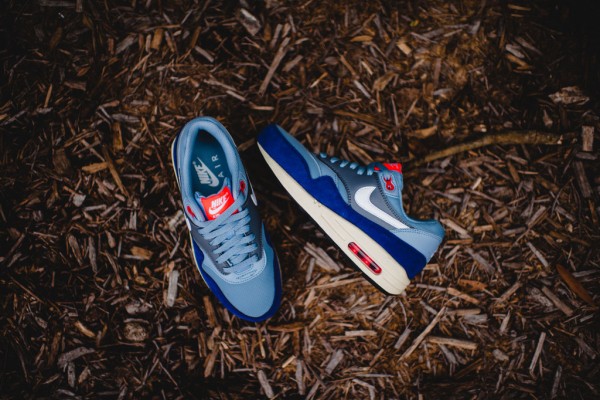 Nike WMNS Air Max 1 Essential - Blue Grey/White-Bright Crimson 5