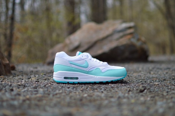 Nike WMNS Air Max 1 Essential - White /Artisan Teal - LT Retro 3